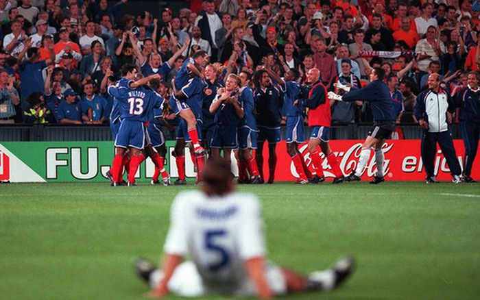 Bàn thắng vàng giúp Pháp vô địch châu Âu 2000